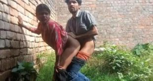 Village Bhabhi Ko jungle me Chod di Ghar ki piche