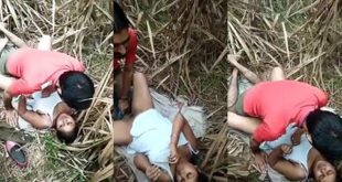 Desi Girlfriend Sharing Sex In Jungle